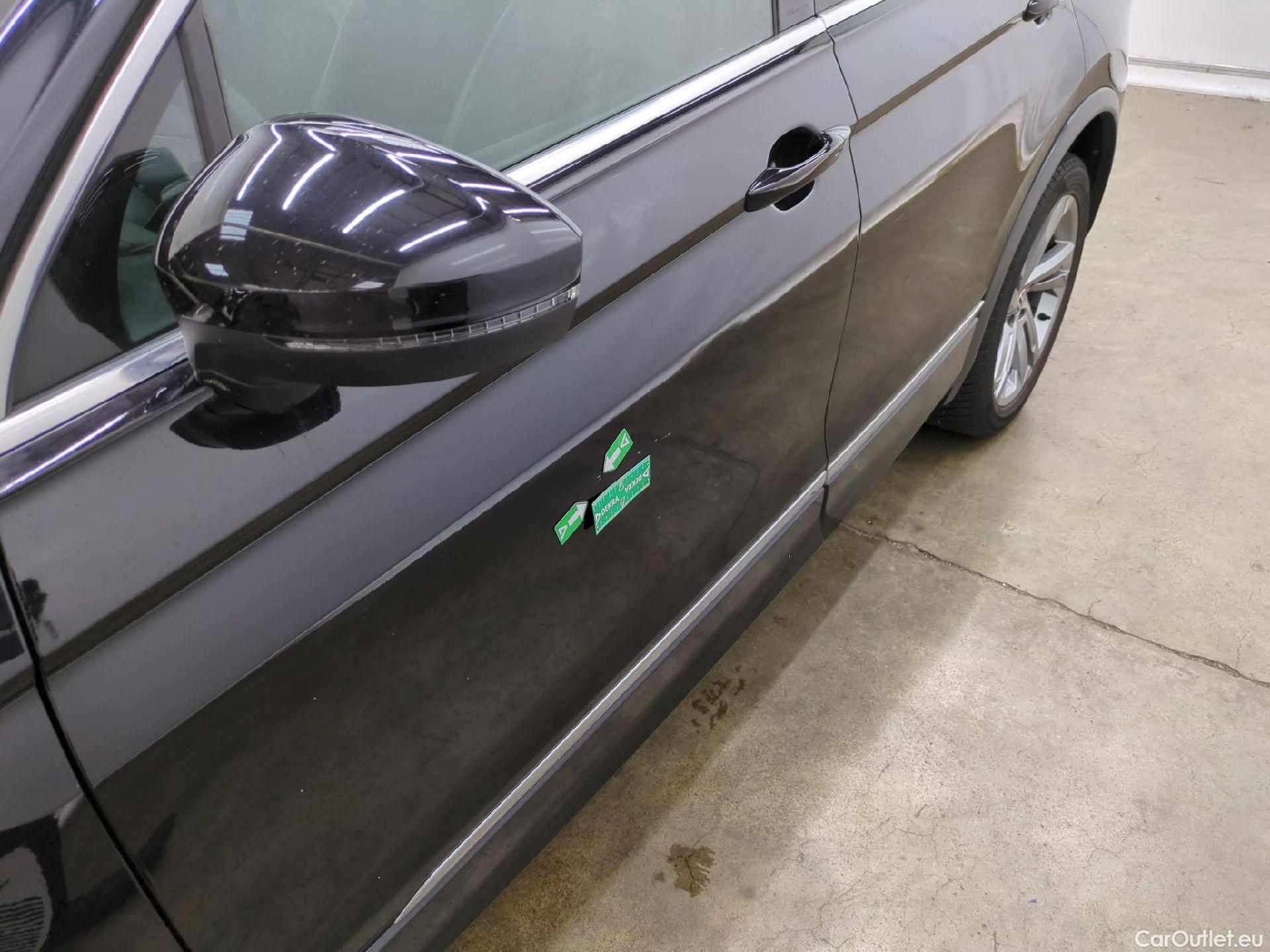  Volkswagen  Tiguan VOLKSWAGEN  / 2020 / 5P / SUV 1.4 eHybrid 245 DSG6 R-Line #47