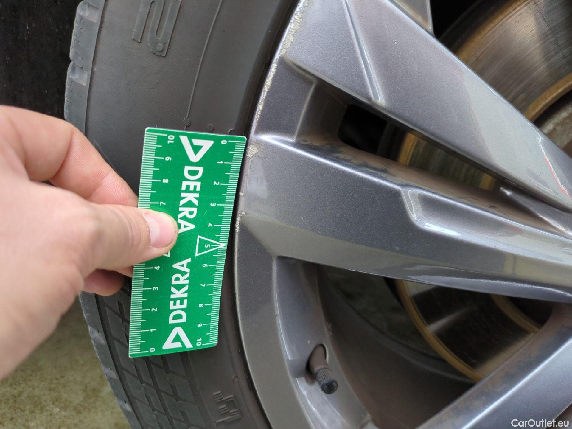  Volkswagen  Tiguan VOLKSWAGEN  / 2020 / 5P / SUV 1.4 eHybrid 245 DSG6 R-Line #14