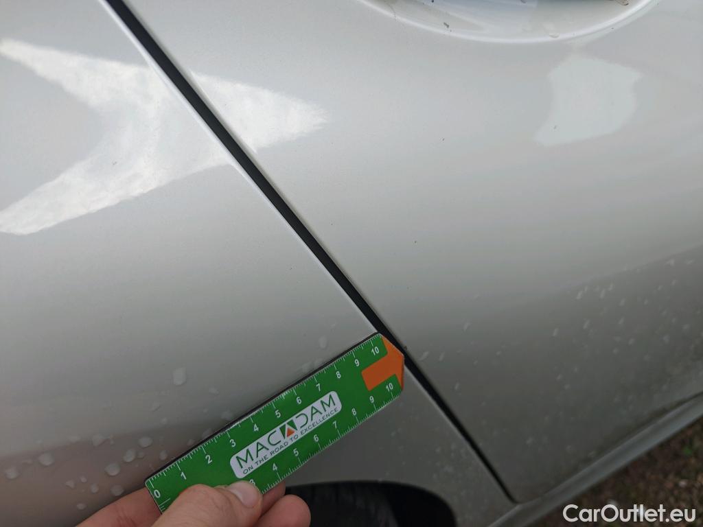  Bmw  Serie 3 BMW  / 2018 / 4P / sedán 318d Auto. #24