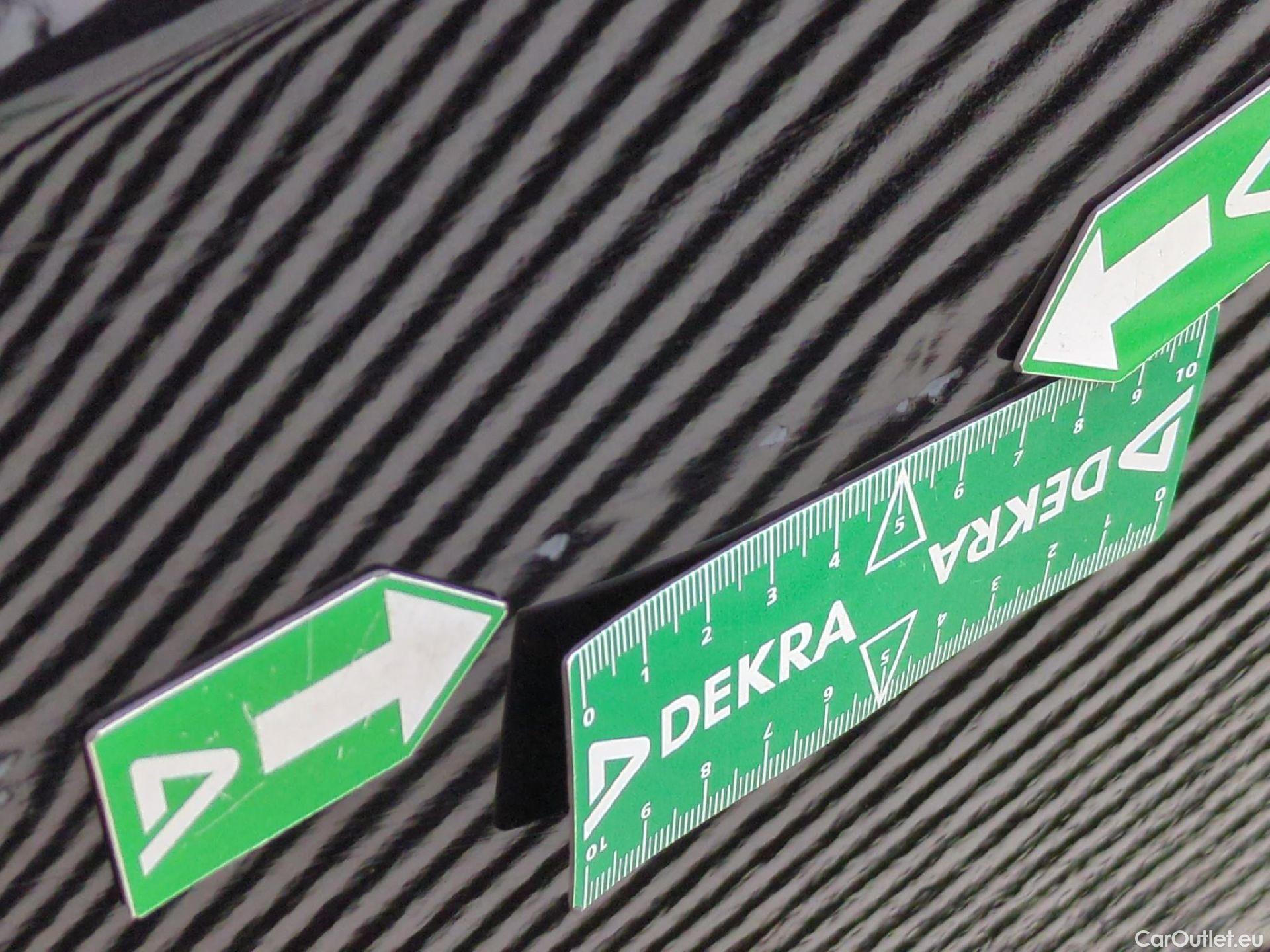  Volkswagen  Tiguan VOLKSWAGEN  / 2020 / 5P / SUV 1.4 eHybrid 245 DSG6 R-Line #49