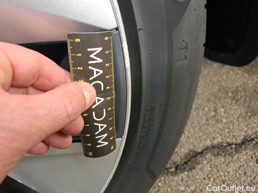  Tesla  Model Y TESLA  / 2021 / 5P / SUV RWD #16