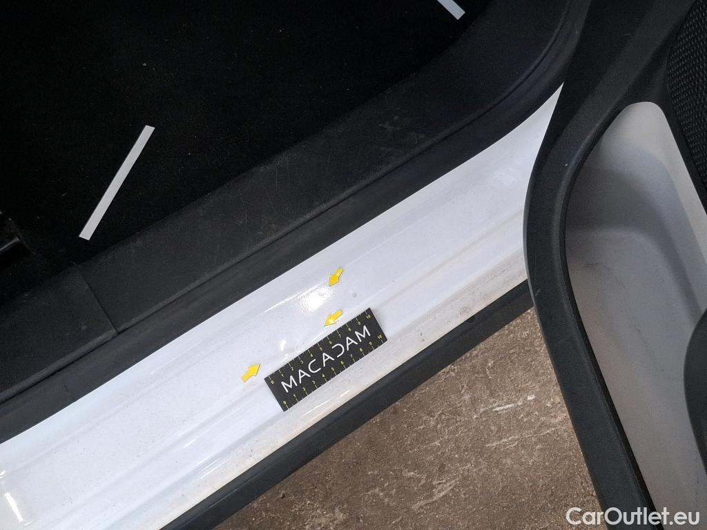  Citroen  C3  Shine 1.2 PureTech 80CV BVM5 E6 #18