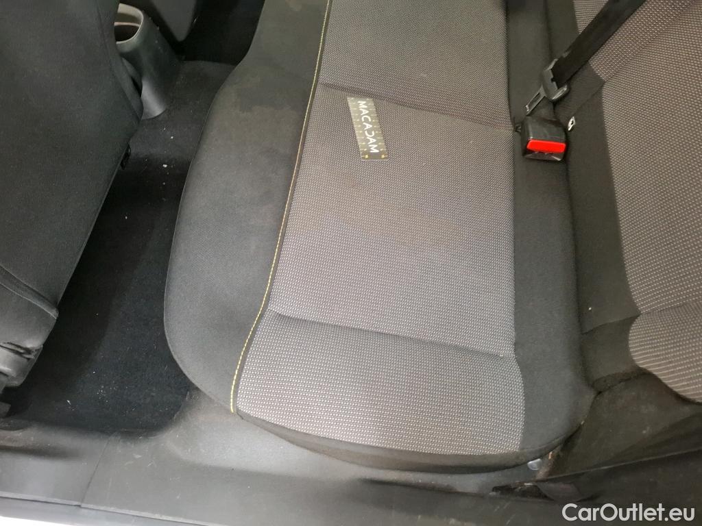  Citroen  C3  Shine 1.2 PureTech 80CV BVM5 E6 #33