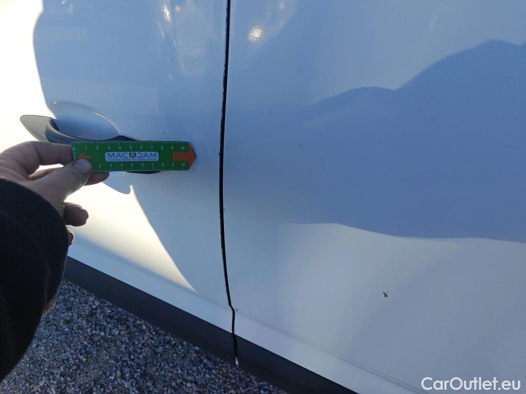  Citroen  Berlingo CITROEN  / 2018 / 4P / combi Talla M BlueHDi 100 S&S LIVE (AC) #11