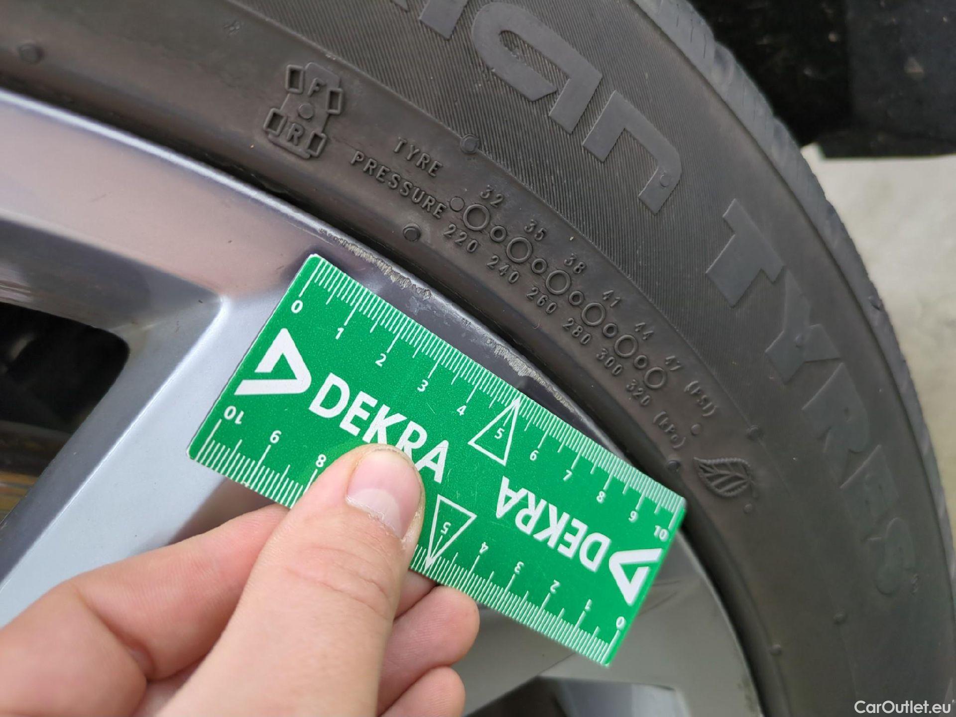  Volkswagen  Tiguan VOLKSWAGEN  / 2020 / 5P / SUV 1.4 eHybrid 245 DSG6 R-Line #26