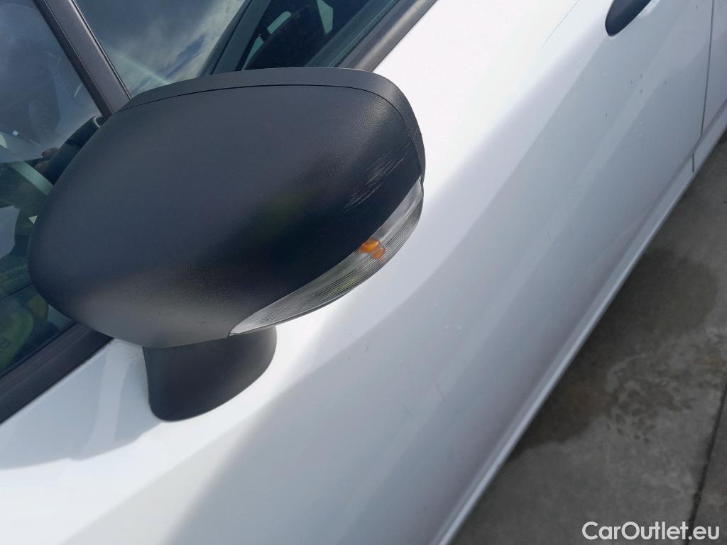  Nissan  Micra NISSAN  / 2017 / 5P / berlina con portón IG-T 74 kW (100 CV) E6D Visia+ #51