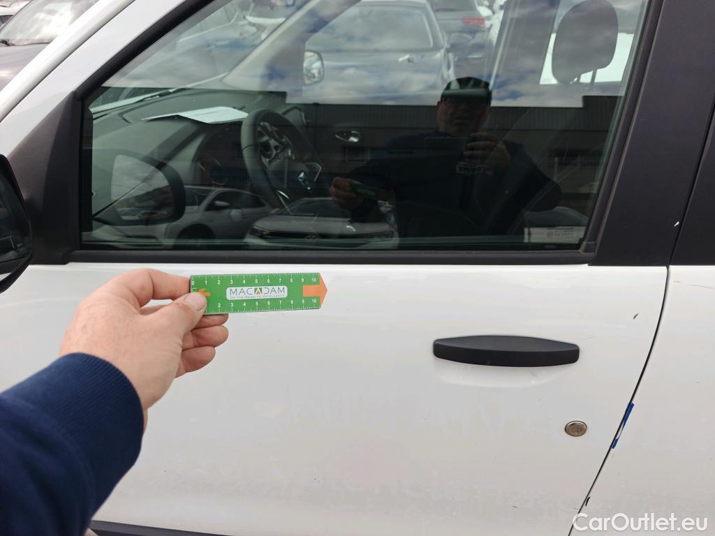  Dacia  Lodgy DACIA  / 2012 / 5P / monovolumen compacto Comfort Blue dCi 70kW (95CV) 7Pl - 18 #16