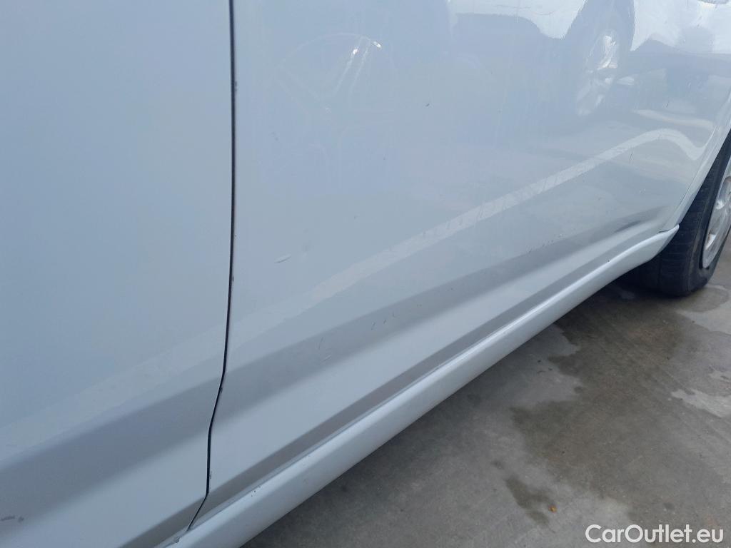  Nissan  Micra NISSAN  / 2017 / 5P / berlina con portón IG-T 74 kW (100 CV) E6D Visia+ #17