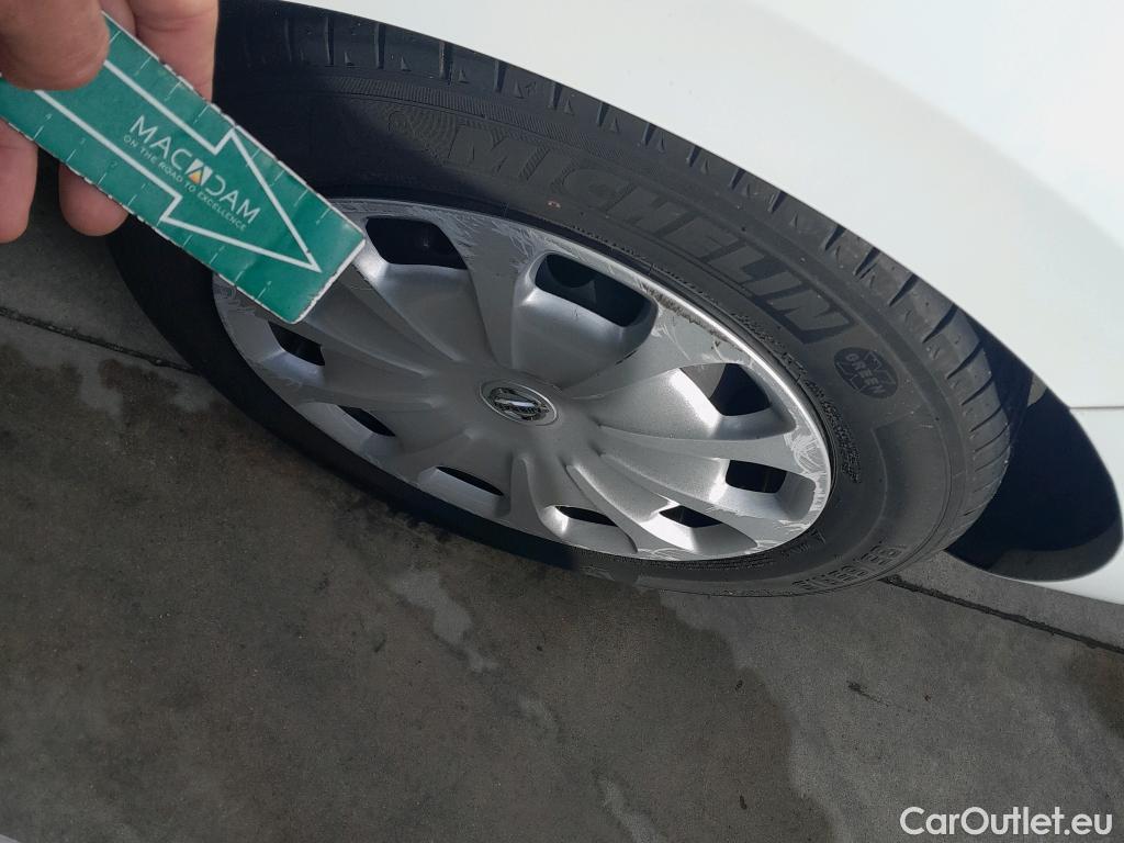  Nissan  Micra NISSAN  / 2017 / 5P / berlina con portón IG-T 74 kW (100 CV) E6D Visia+ #42