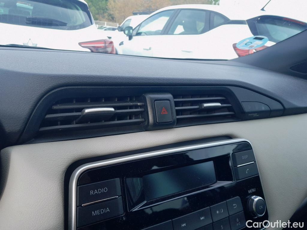  Nissan  Micra NISSAN  / 2017 / 5P / berlina con portón IG-T 74 kW (100 CV) E6D Visia+ #7