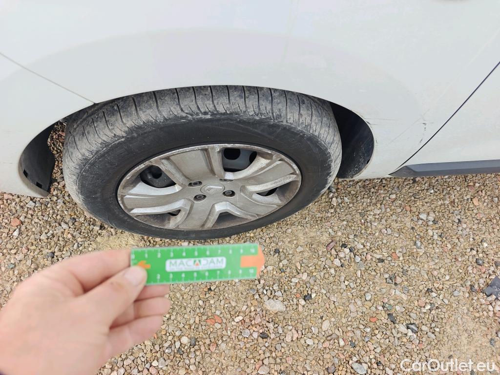  Dacia  Lodgy DACIA  / 2012 / 5P / monovolumen compacto Comfort Blue dCi 70kW (95CV) 7Pl - 18 #48