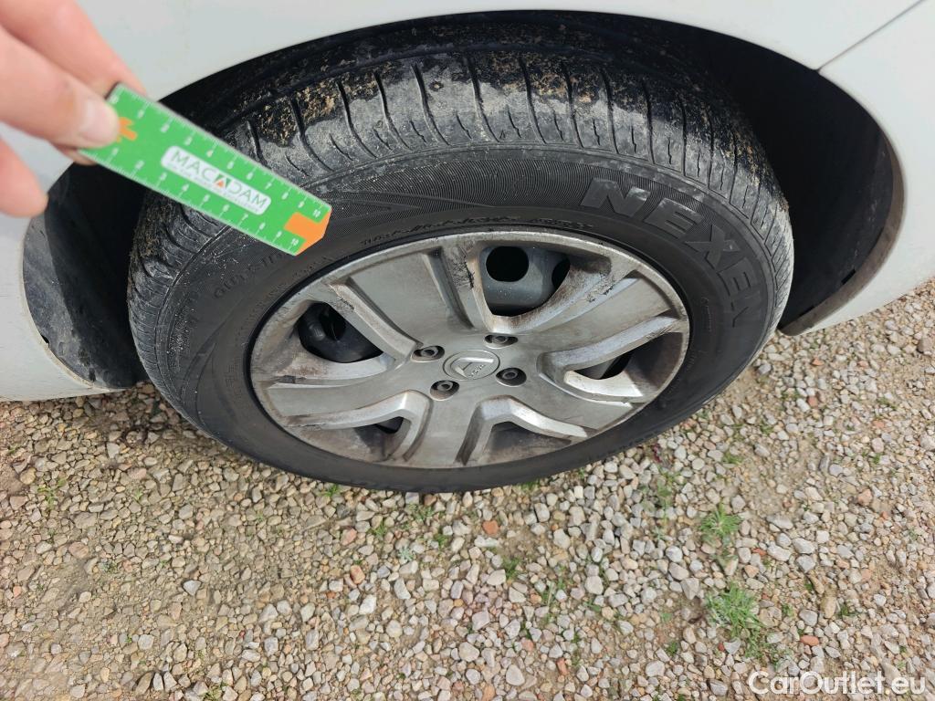  Dacia  Lodgy DACIA  / 2012 / 5P / monovolumen compacto Comfort Blue dCi 70kW (95CV) 7Pl - 18 #47