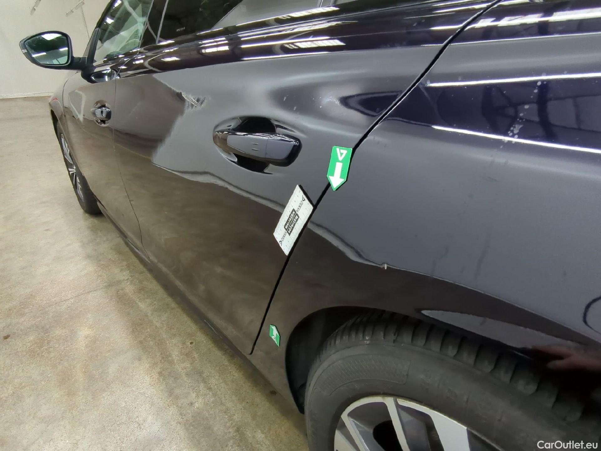  Peugeot  508 PEUGEOT  SW / 2018 / 5P / Break BlueHDi 130 S&S EAT8 Allure Pack #26