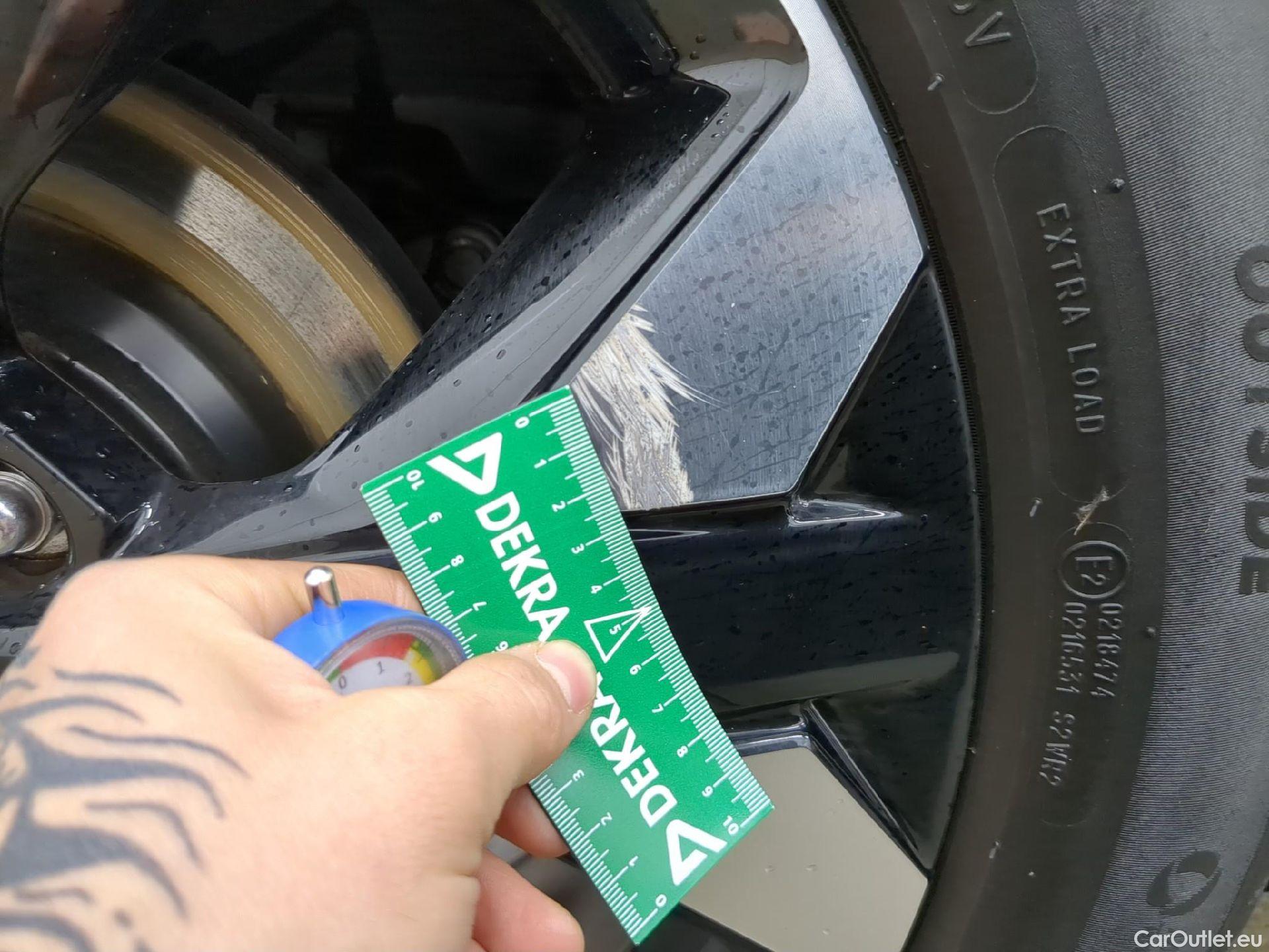  KIA  Sportage KIA  / 2021 / 5P / SUV 1.6 T-GDI 265 PHEV AUTO 4WD DESIGN #7