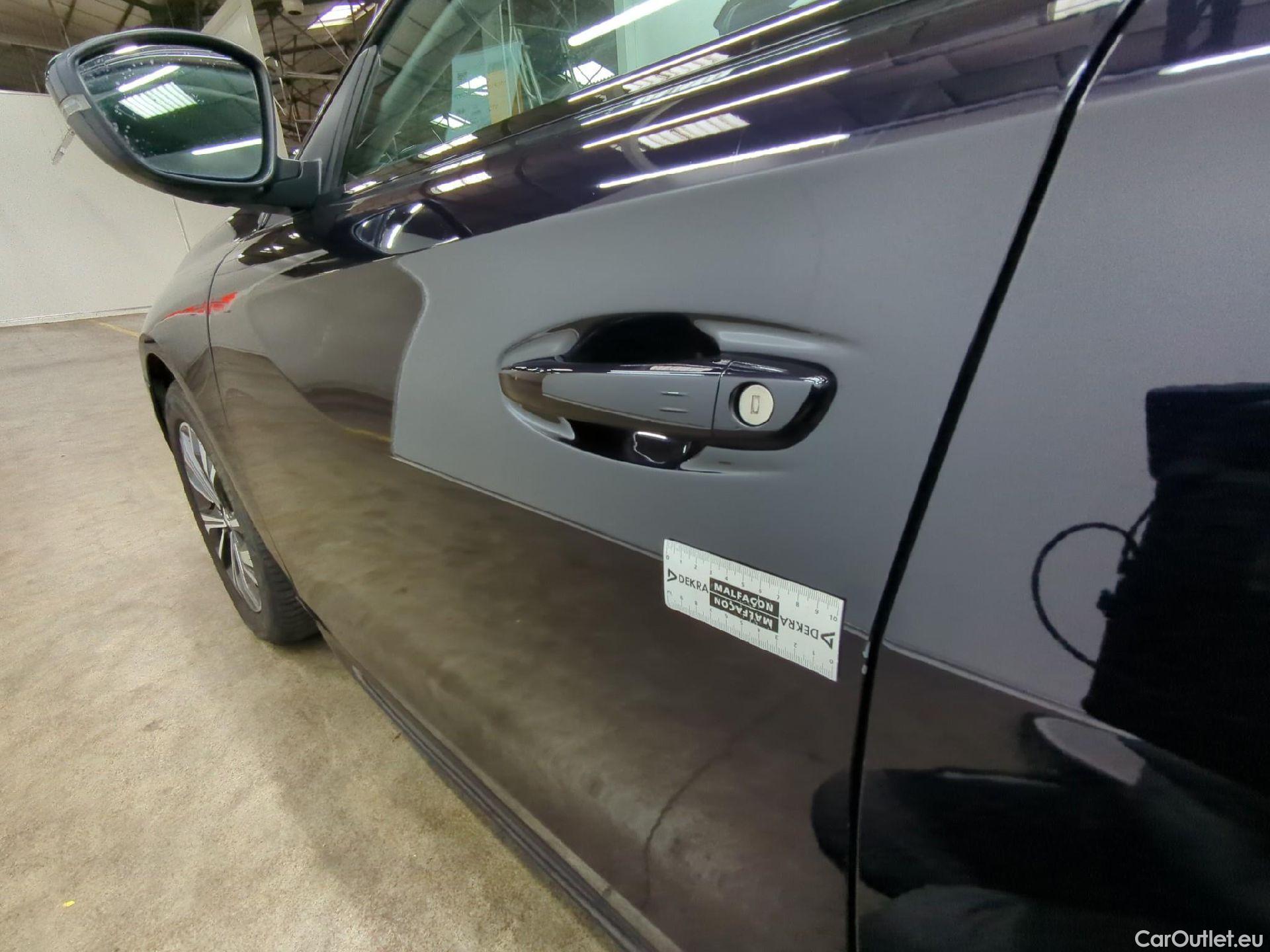  Peugeot  508 PEUGEOT  SW / 2018 / 5P / Break BlueHDi 130 S&S EAT8 Allure Pack #23