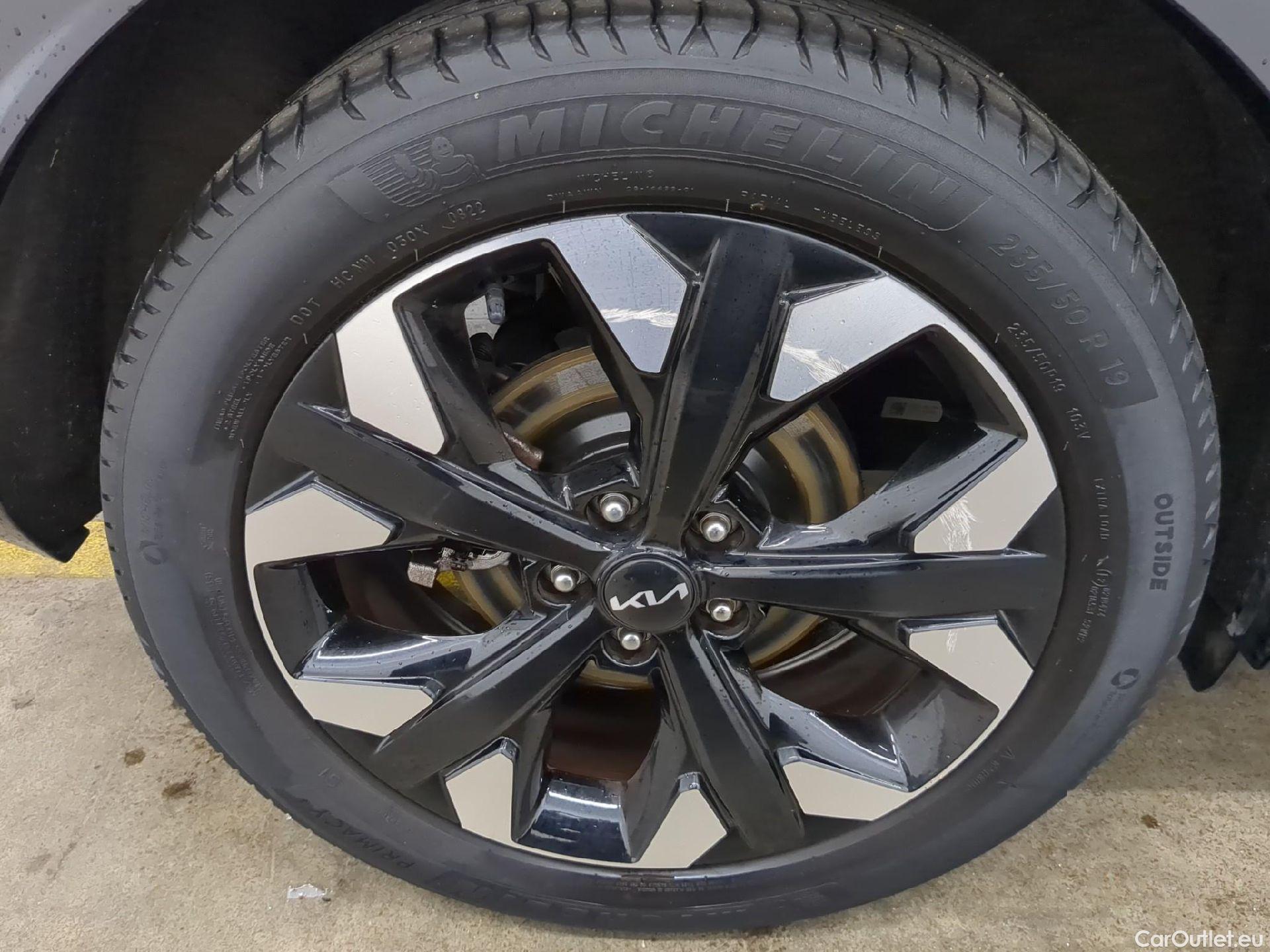  KIA  Sportage KIA  / 2021 / 5P / SUV 1.6 T-GDI 265 PHEV AUTO 4WD DESIGN #4