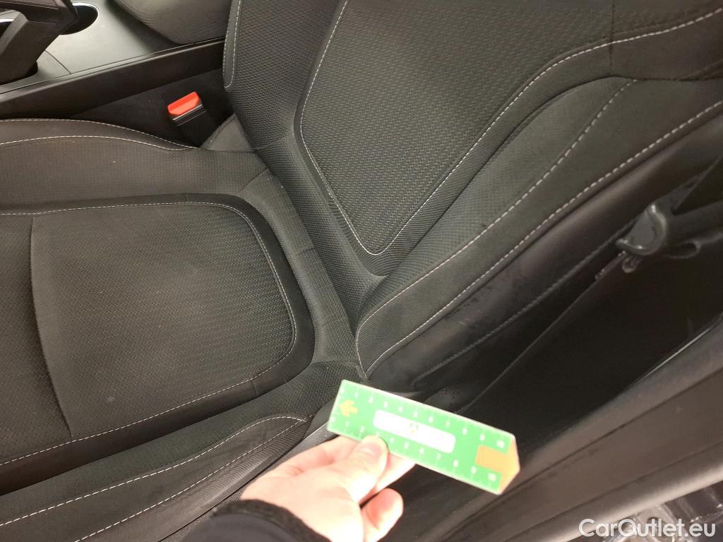  Renault  Megane  IV Berline 5pt. Business 1.5 dCi 115CV BVA7 E6d #18