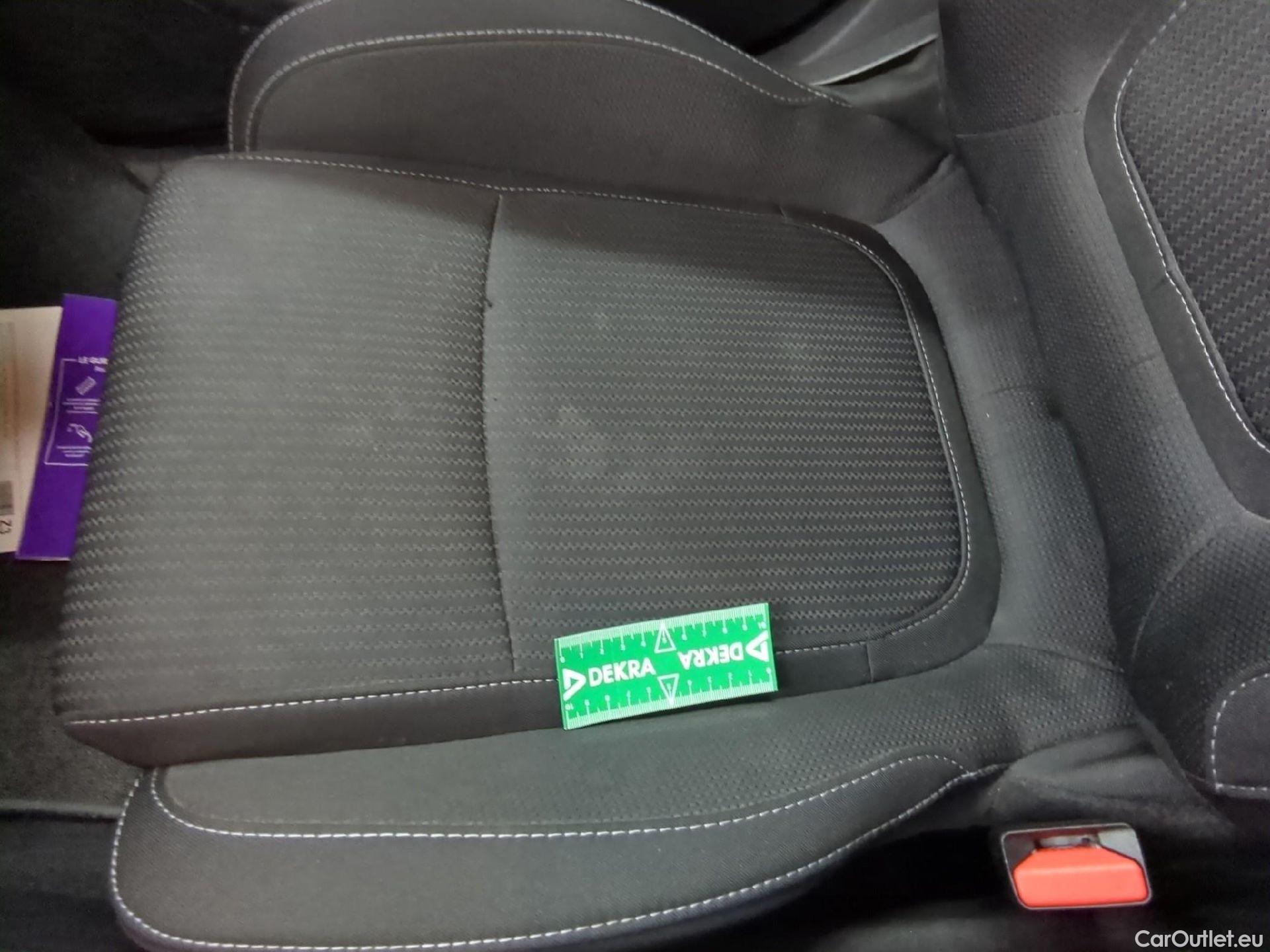  Renault  Megane  IV Berline 5 ptes. Business 1.0 TCe 115CV BVM6 E6d #14