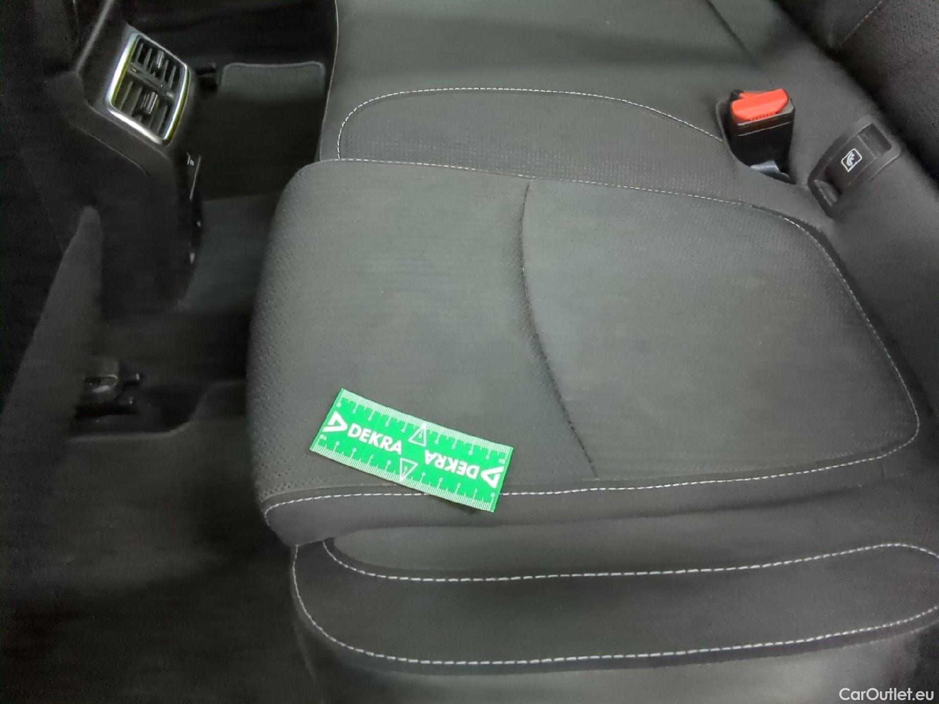  Renault  Megane  IV Berline 5 ptes. Business 1.0 TCe 115CV BVM6 E6d #13