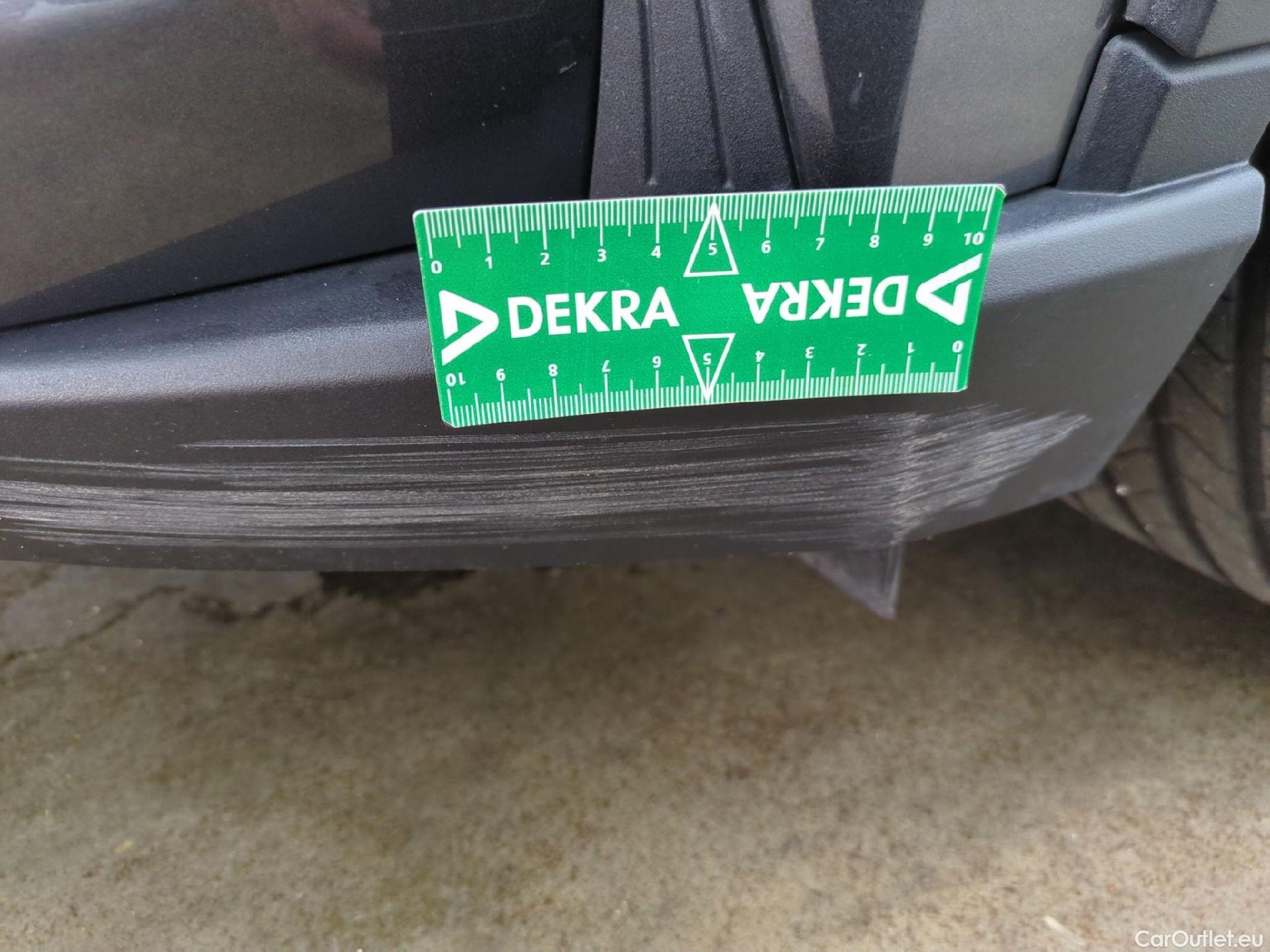  Toyota  C-HR TOYOTA  / 2016 / 5P / SUV 2.0 HYBRIDE 184 DISTINCTIVE #43