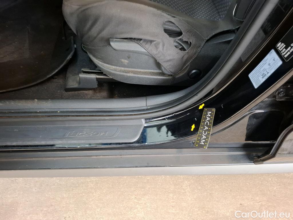  Hyundai  Tucson HYUNDAI  / 2018 / 5P / SUV 1.6 CRDI 115 HYBRID 48V CREATIVE #28