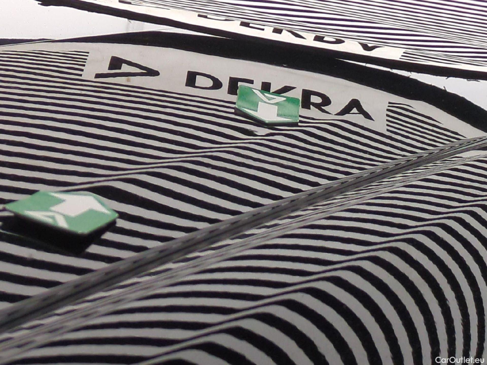  Toyota  C-HR TOYOTA  / 2016 / 5P / SUV 2.0 HYBRIDE 184 DISTINCTIVE #23