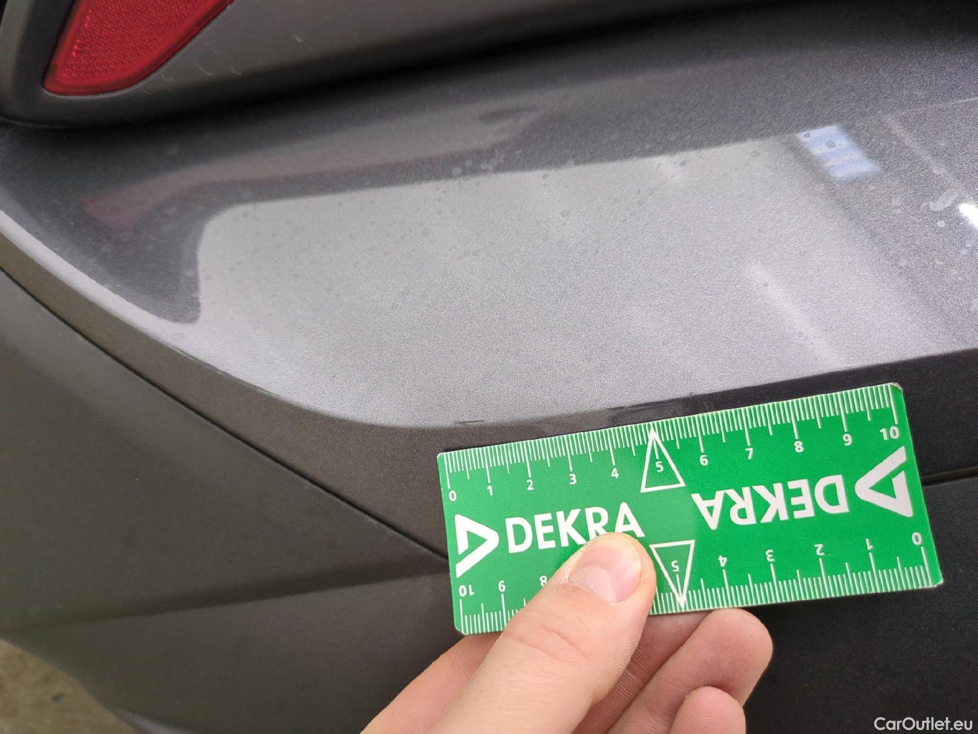  Toyota  C-HR TOYOTA  / 2016 / 5P / SUV 2.0 HYBRIDE 184 DISTINCTIVE #47