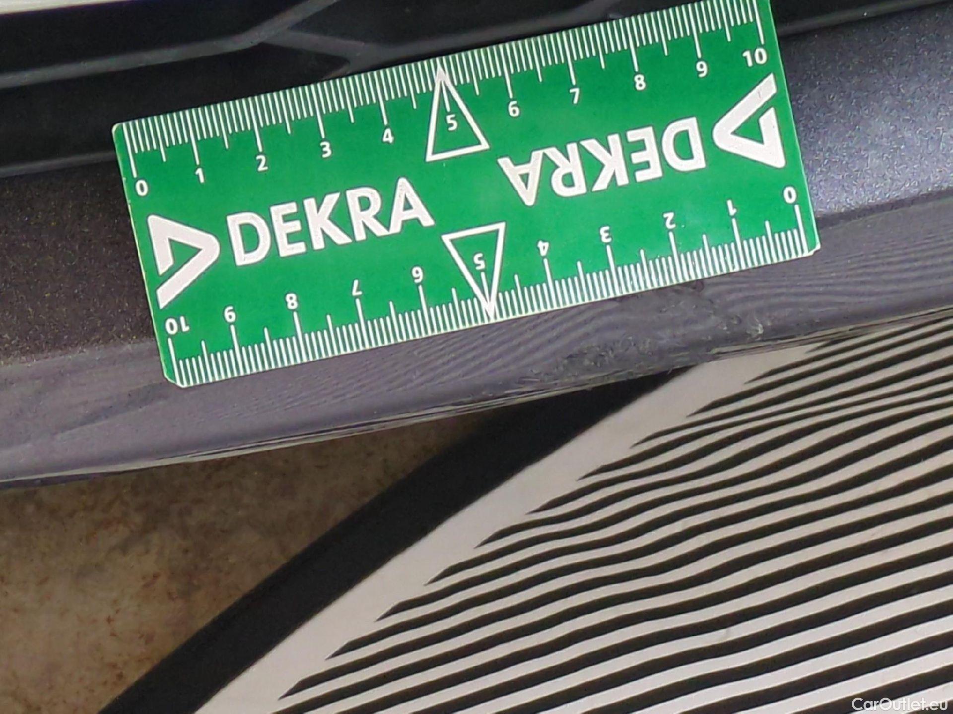  Toyota  C-HR TOYOTA  / 2016 / 5P / SUV 2.0 HYBRIDE 184 DISTINCTIVE #35