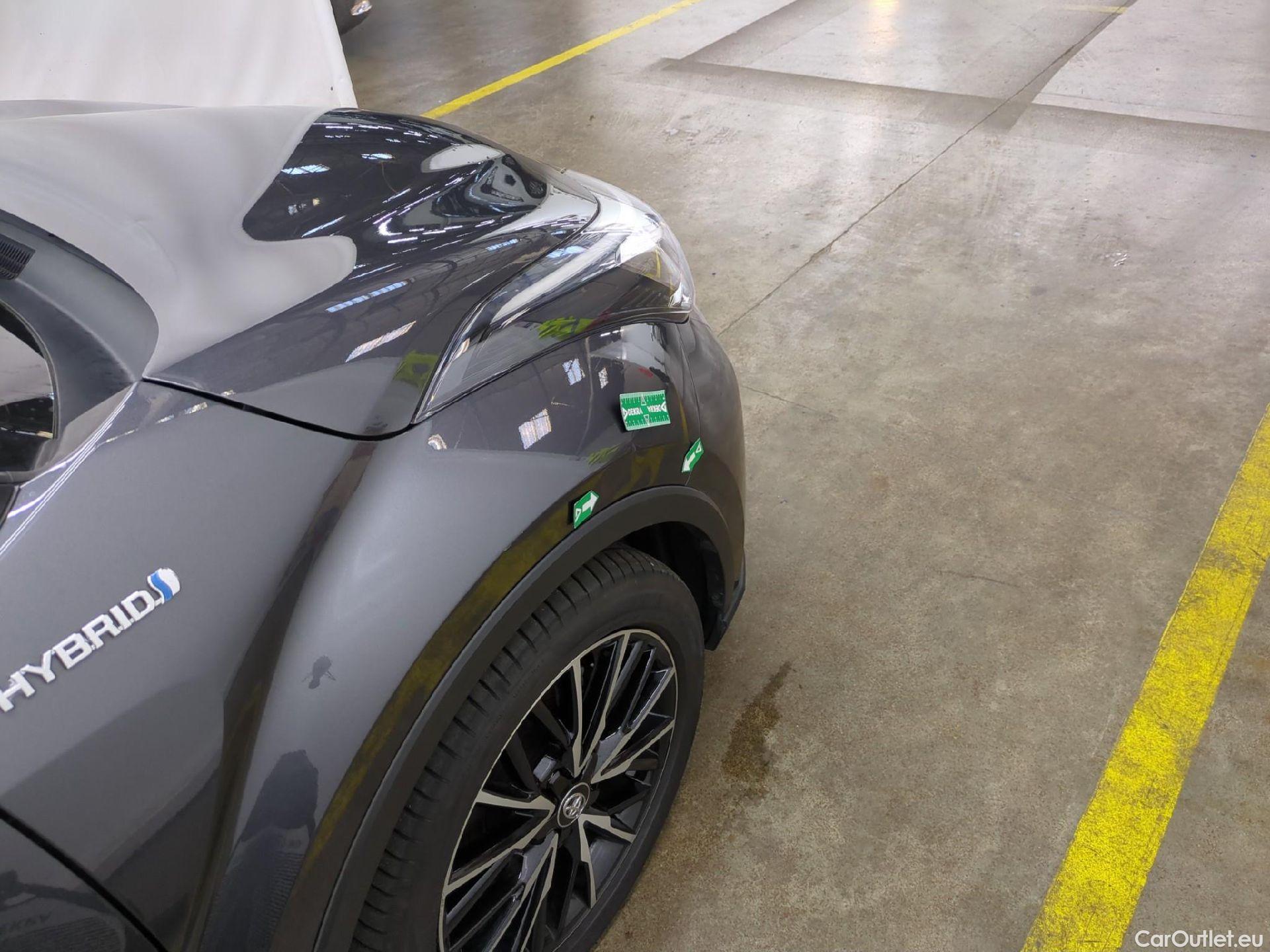  Toyota  C-HR TOYOTA  / 2016 / 5P / SUV 2.0 HYBRIDE 184 DISTINCTIVE #30