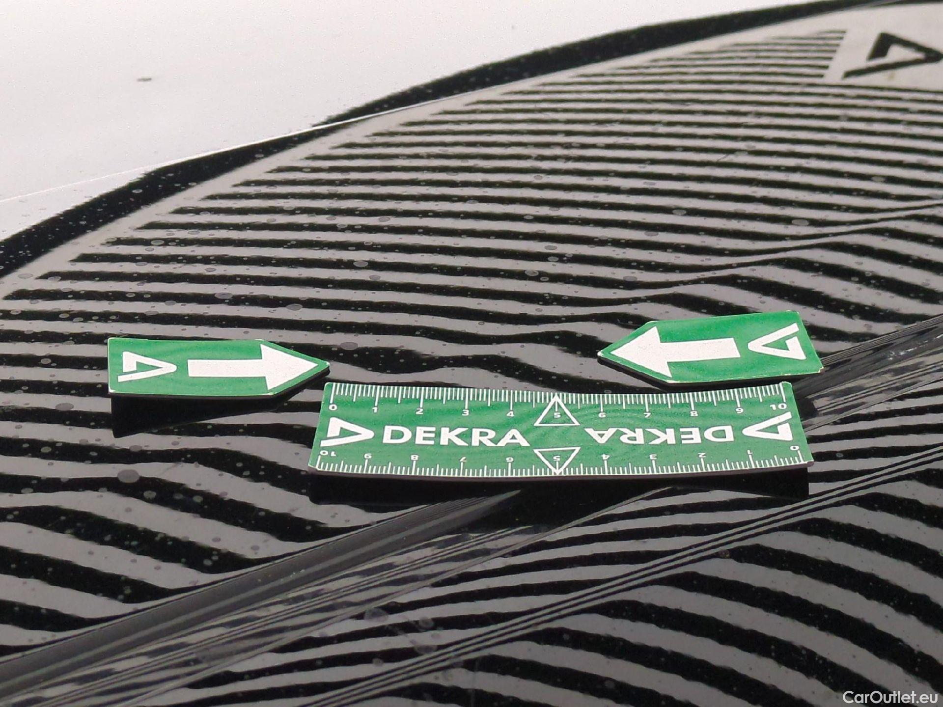  Toyota  C-HR TOYOTA  / 2016 / 5P / SUV 2.0 HYBRIDE 184 DISTINCTIVE #21