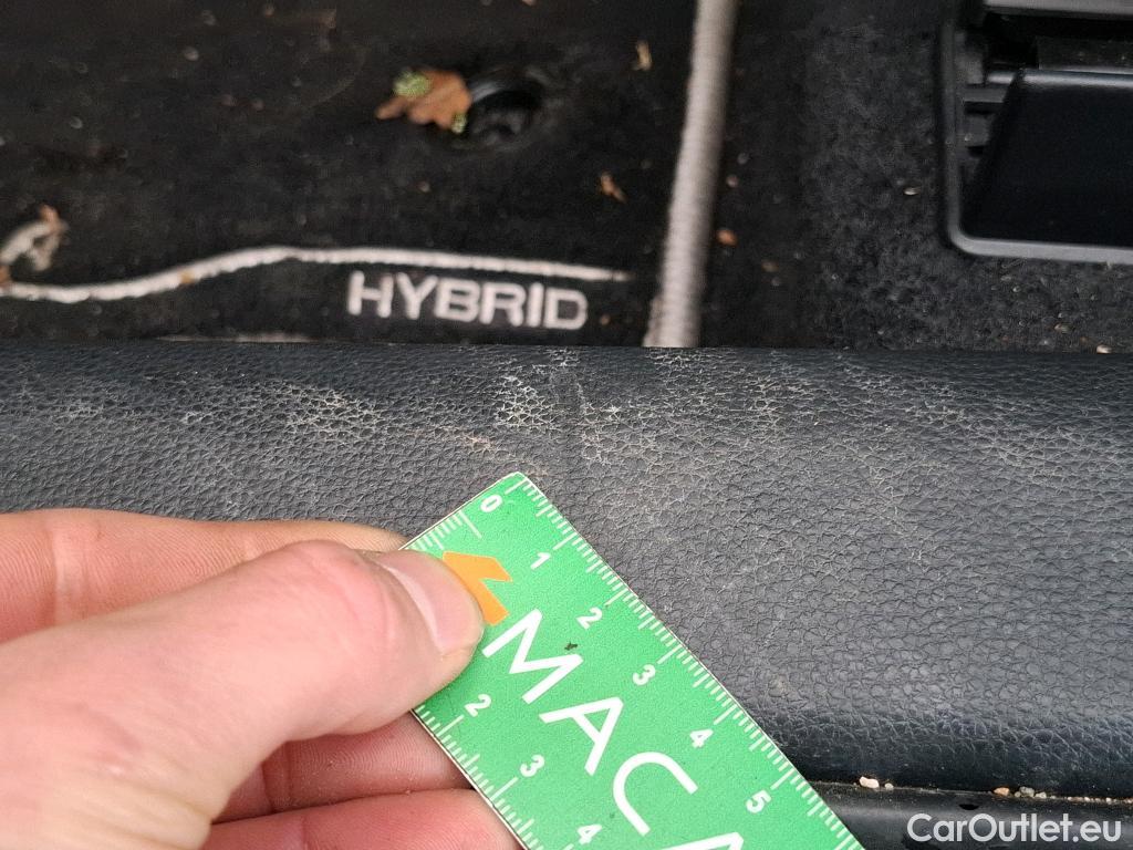  Toyota  Corolla TOYOTA  / 2018 / 5P / Berline Hybride 122h Dynamic Business Stage Acad #18