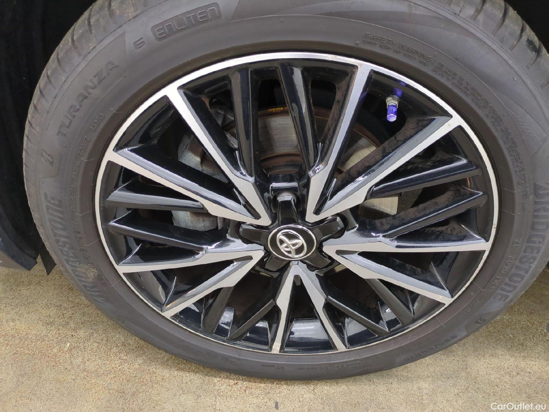  Toyota  C-HR TOYOTA  / 2016 / 5P / SUV 2.0 HYBRIDE 184 DISTINCTIVE #8