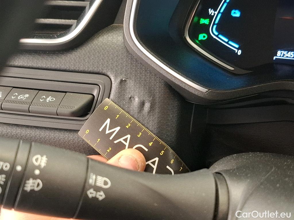  Renault  Clio RENAULT  / 2019 / 5P / Berline Business E-TECH 140 #2