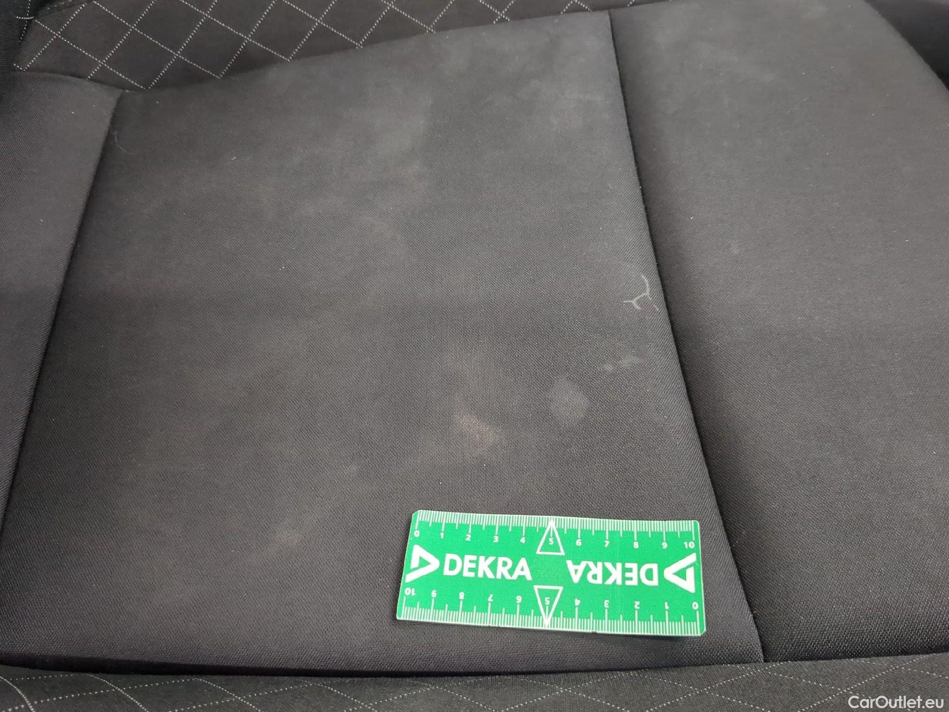  Skoda  Karoq SKODA  / 2017 / 5P / SUV 1.5 TSI ACT 150ch Ambition #4