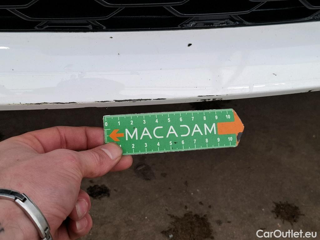  Toyota  Corolla TOYOTA  / 2018 / 5P / Berline Hybride 122h Dynamic Business Stage Acad #24