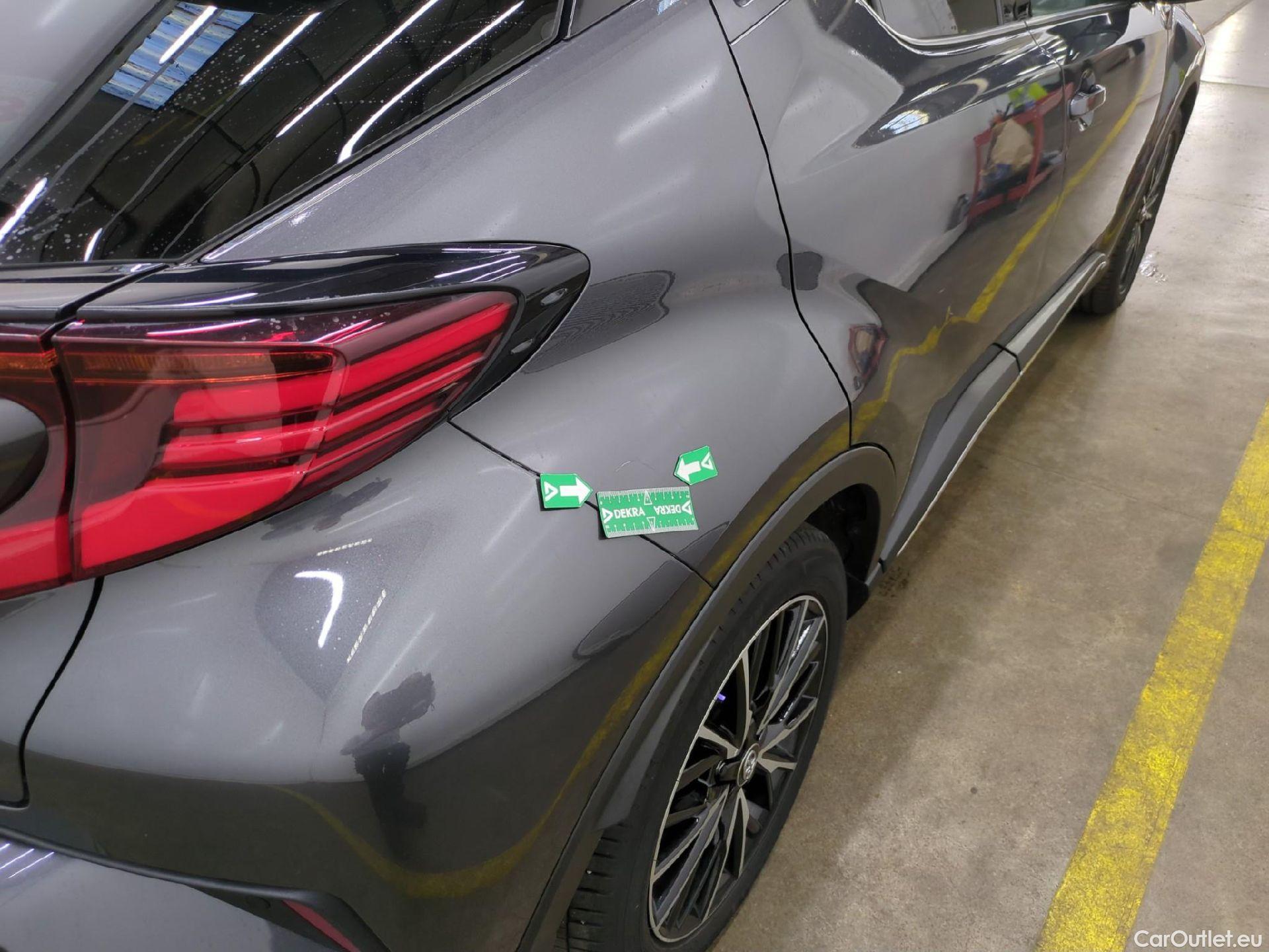  Toyota  C-HR TOYOTA  / 2016 / 5P / SUV 2.0 HYBRIDE 184 DISTINCTIVE #19