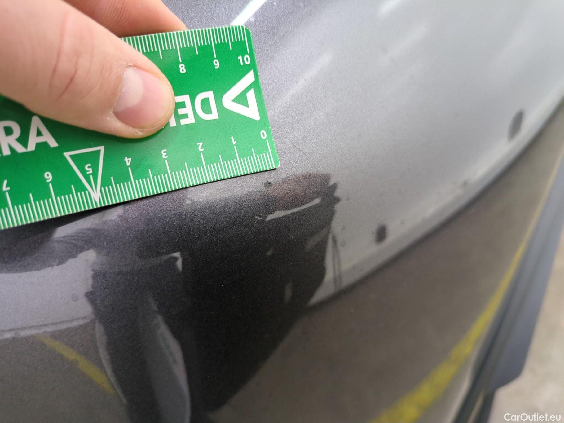  Toyota  C-HR TOYOTA  / 2016 / 5P / SUV 2.0 HYBRIDE 184 DISTINCTIVE #46