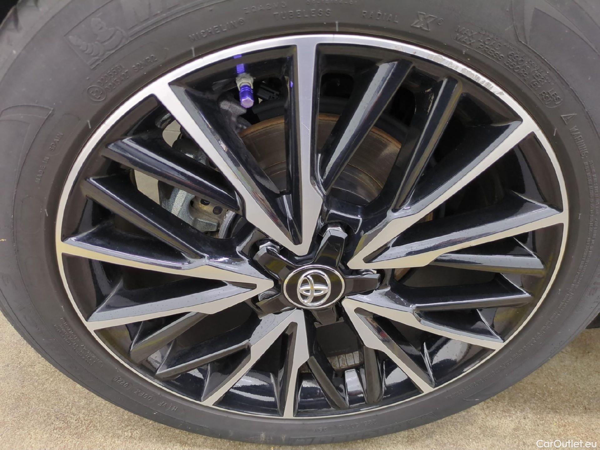  Toyota  C-HR TOYOTA  / 2016 / 5P / SUV 2.0 HYBRIDE 184 DISTINCTIVE #17