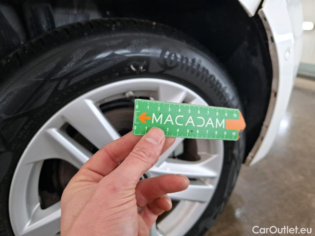  Toyota  Corolla TOYOTA  / 2018 / 5P / Berline Hybride 122h Dynamic Business Stage Acad #39