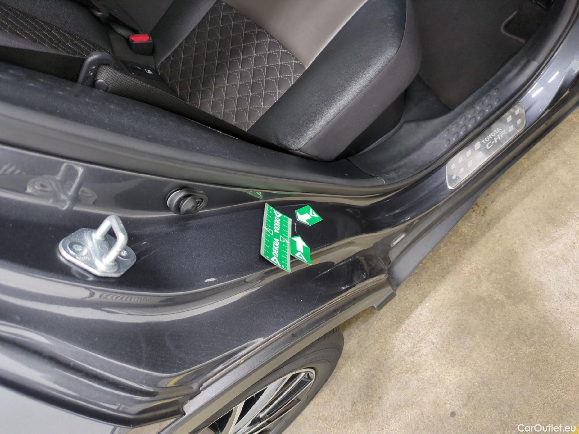  Toyota  C-HR TOYOTA  / 2016 / 5P / SUV 2.0 HYBRIDE 184 DISTINCTIVE #28