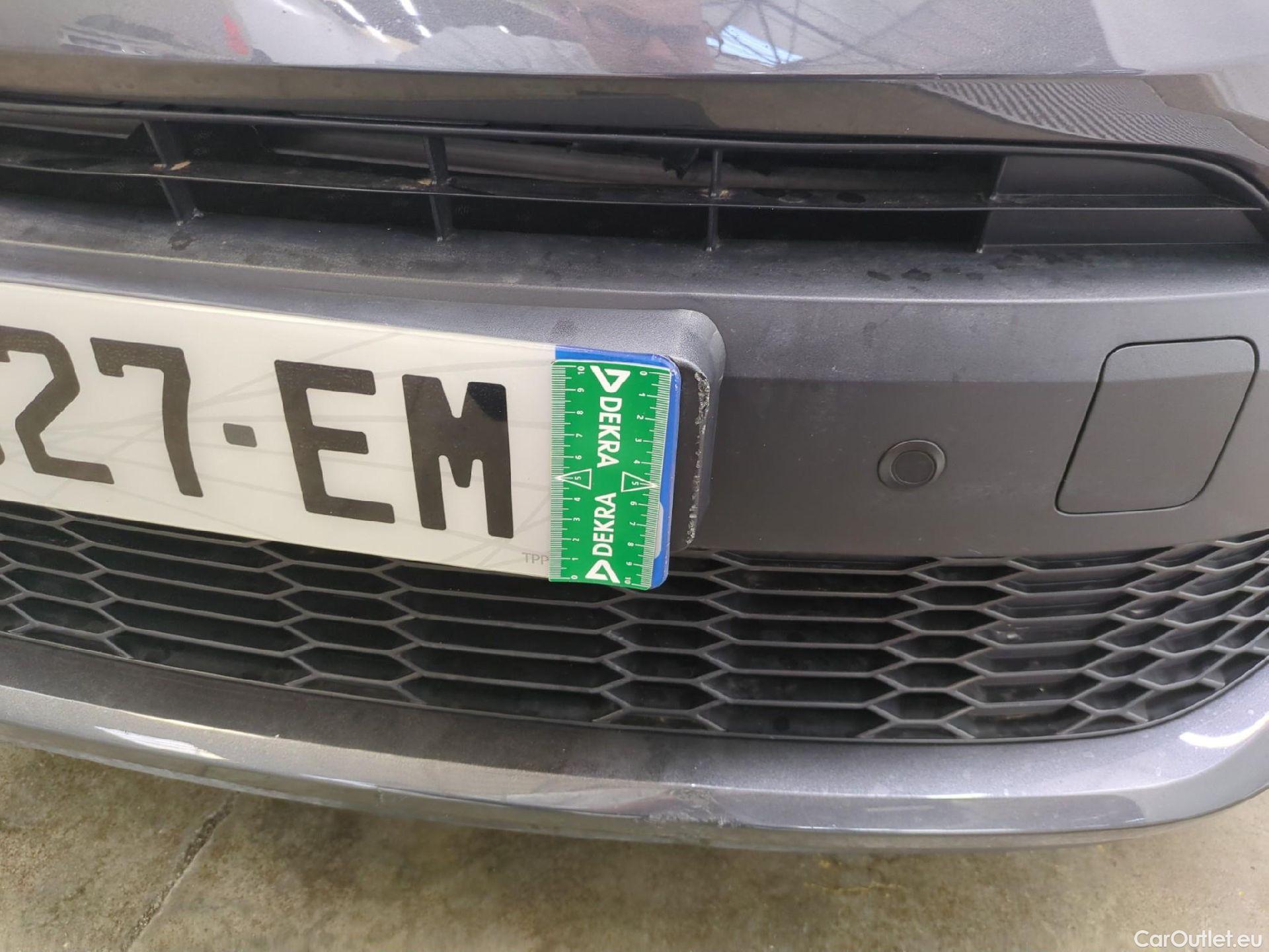  Toyota  C-HR TOYOTA  / 2016 / 5P / SUV 2.0 HYBRIDE 184 DISTINCTIVE #37