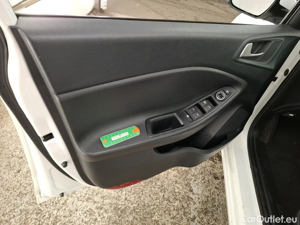  Hyundai  i20  Creative 1.0 100CV BVA7 E6dT #5