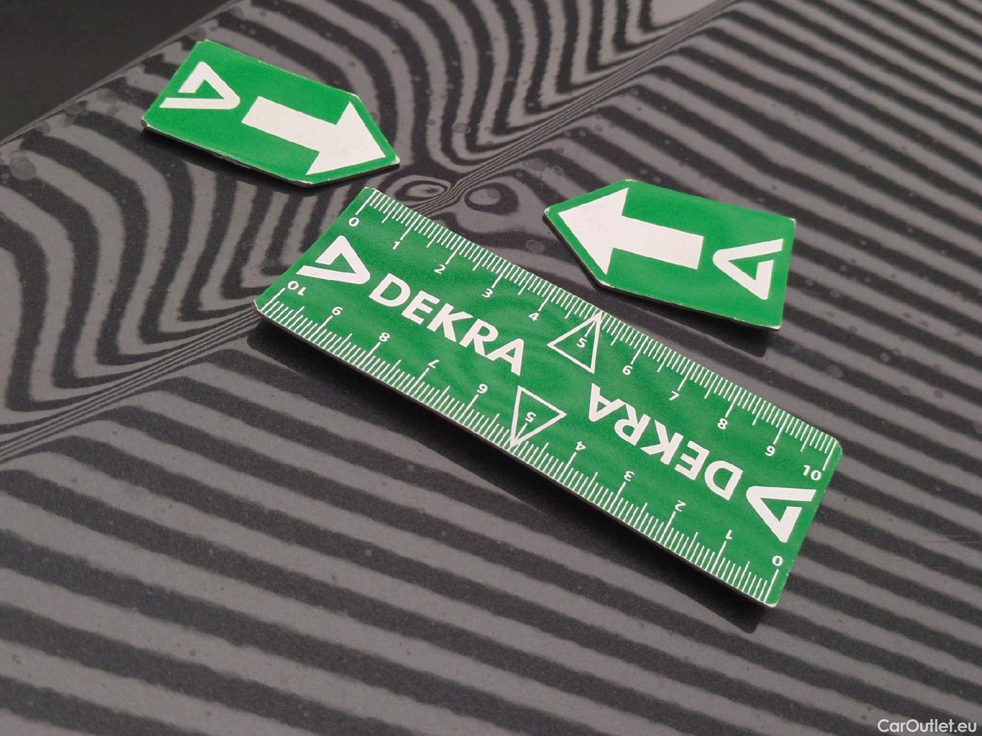  Toyota  C-HR TOYOTA  / 2016 / 5P / SUV 2.0 HYBRIDE 184 DISTINCTIVE #40