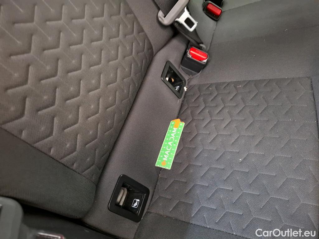  Toyota  Corolla TOYOTA  / 2018 / 5P / Berline Hybride 122h Dynamic Business Stage Acad #33