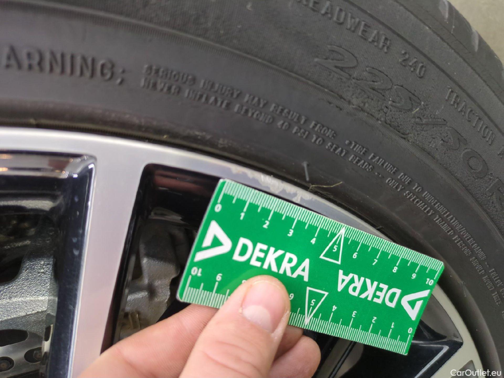  Toyota  C-HR TOYOTA  / 2016 / 5P / SUV 2.0 HYBRIDE 184 DISTINCTIVE #15