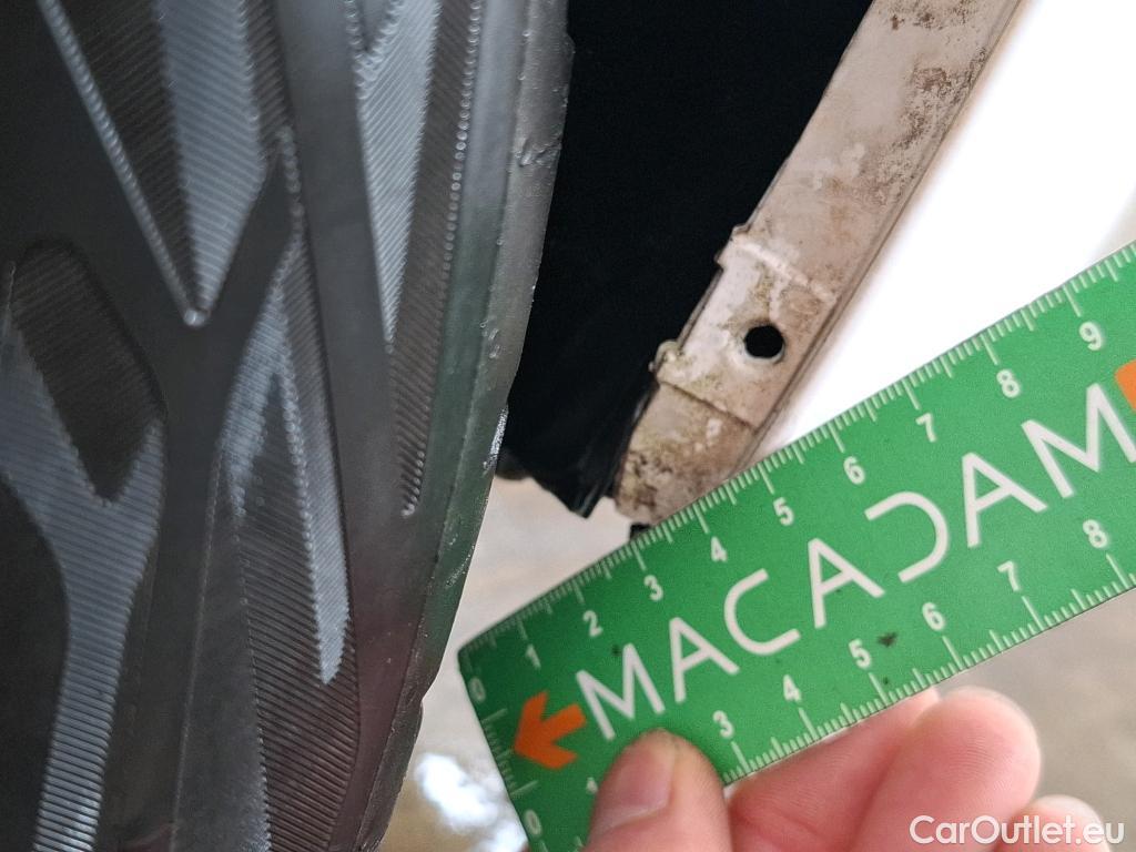  Toyota  Corolla TOYOTA  / 2018 / 5P / Berline Hybride 122h Dynamic Business Stage Acad #41