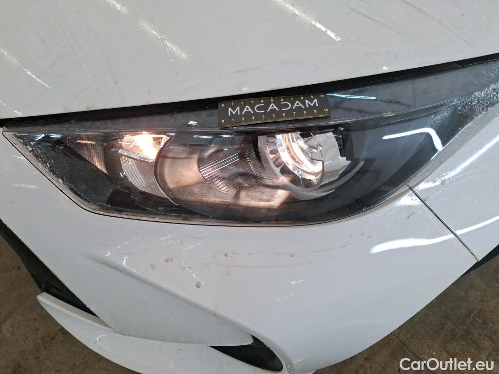  Toyota  Yaris TOYOTA  Hybride / 2019 / 5P / Berline Hybride 116h Dynamic #8