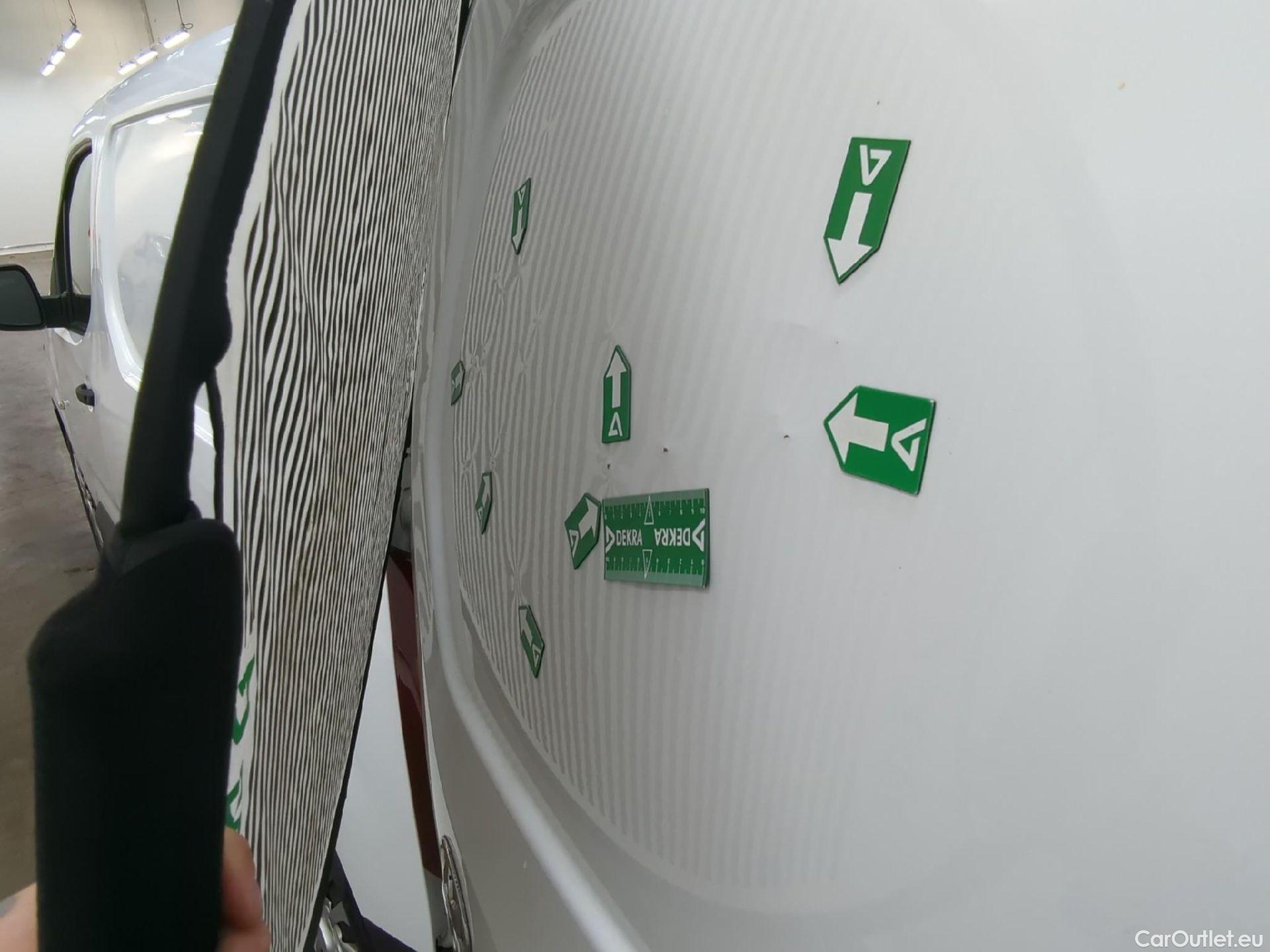  Toyota  Proace  City / 2019 / 4P / Fourgonnette 1.5 Medium 100 D-4D Business / BOITE DE VITESSE NEUVE
 #33