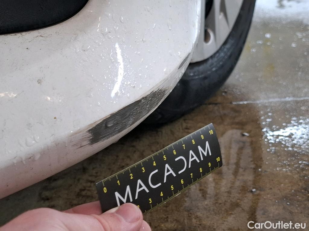  Toyota  Yaris TOYOTA  Hybride / 2019 / 5P / Berline Hybride 116h Dynamic #4