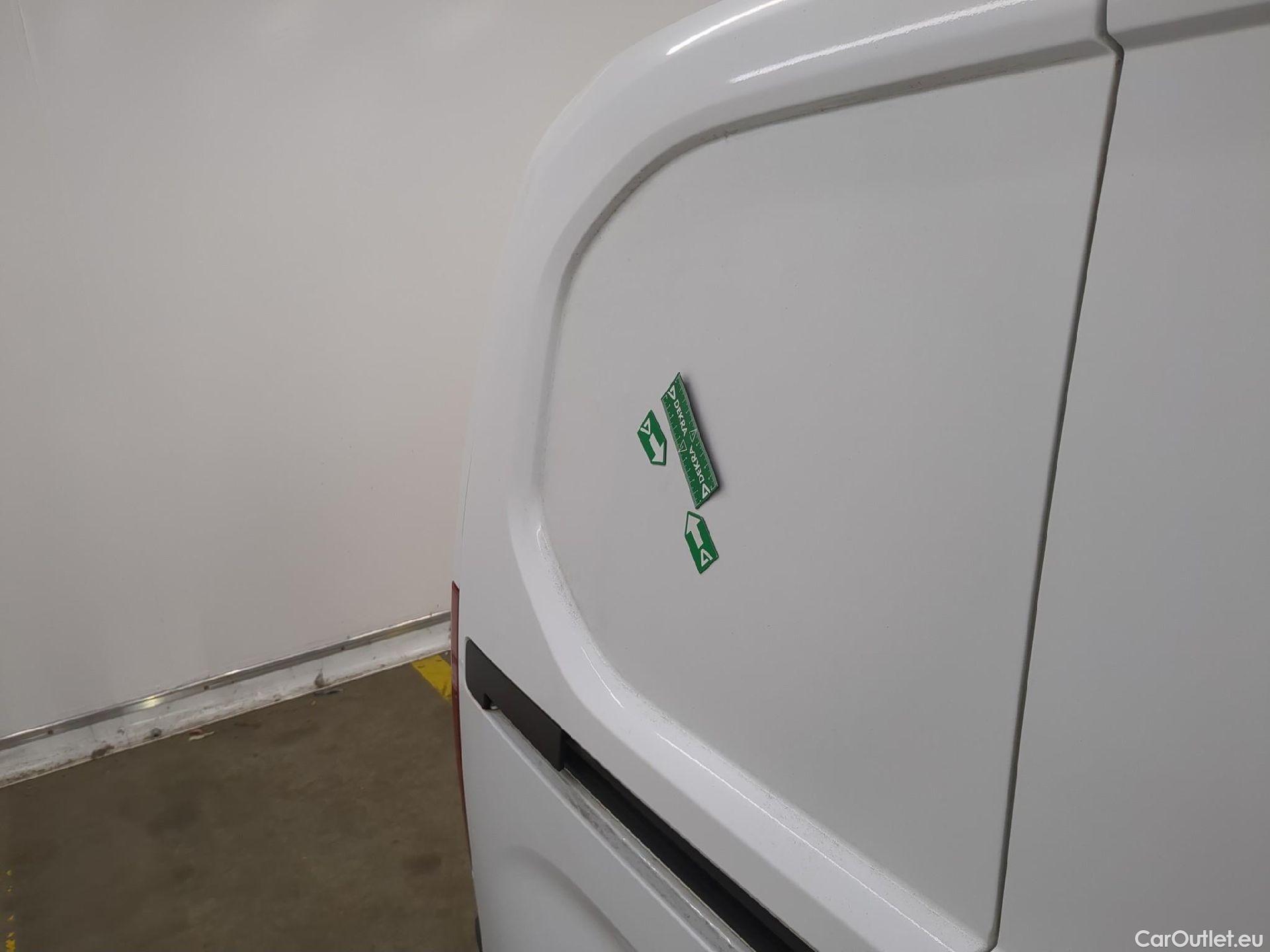  Toyota  Proace  City / 2019 / 4P / Fourgonnette 1.5 Medium 100 D-4D Business / BOITE DE VITESSE NEUVE
 #9